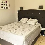 Hotel Logis Le Clement V Roquemaure (Gard)