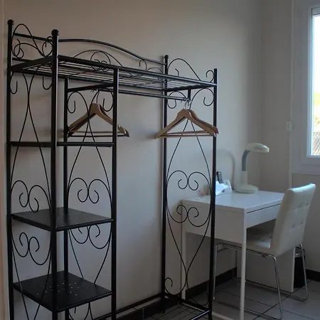 Hotel Logis Le Clement V Roquemaure (Gard)