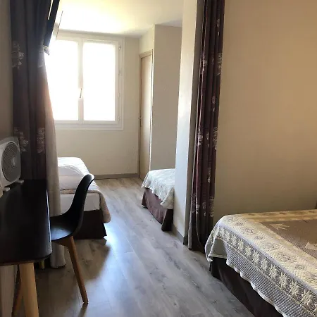 Logis Le Clement V فندق روكمور