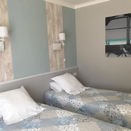 Logis Le Clement V 2* روكمور