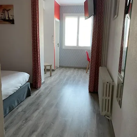 Hotel Logis Le Clement V