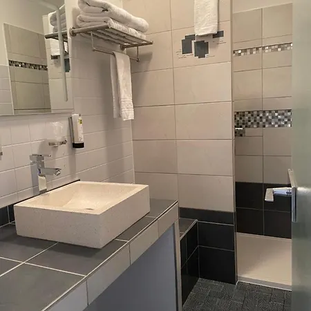 Logis Le Clement V Hotel