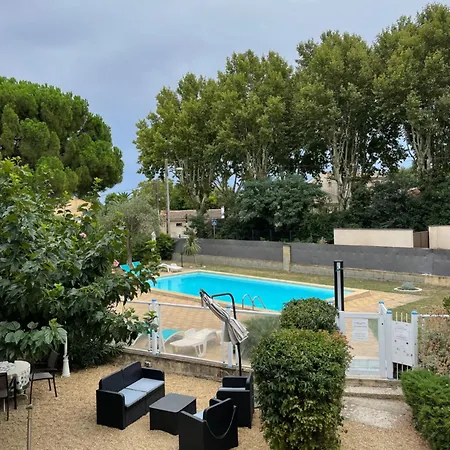 Logis Le Clement V Ξενοδοχείο 2*