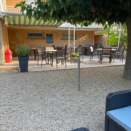 Logis Le Clement V Hotel Roquemaure (Gard)