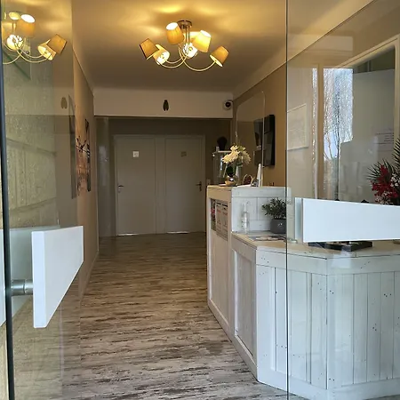 Logis Le Clement V Hotel Roquemaure (Gard)