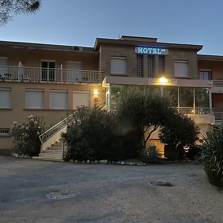 Hotel Logis Le Clement V Roquemaure (Gard)