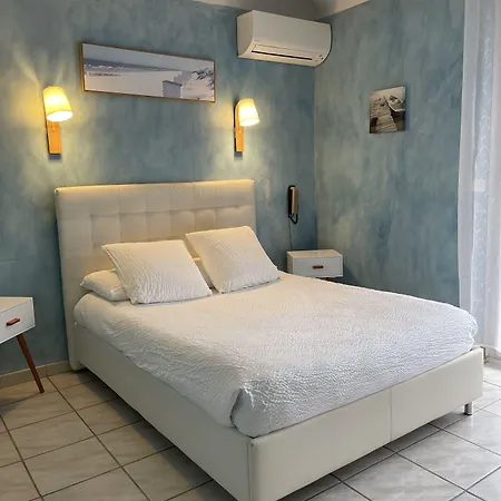 Logis Le Clement V Hotel Roquemaure (Gard)