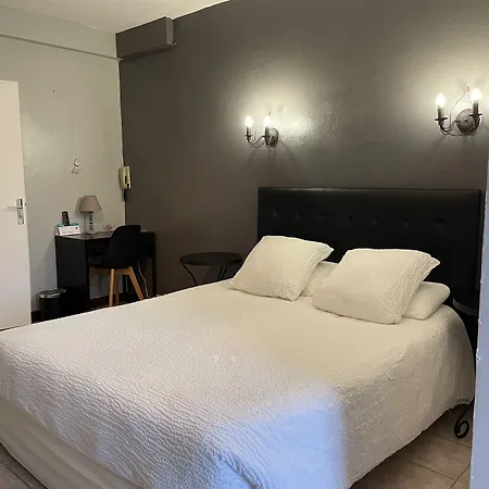 Logis Le Clement V 2* Roquemaure (Gard)