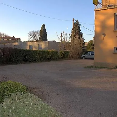 Logis Le Clement V 2*