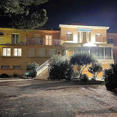 Hotel Logis Le Clement V Roquemaure (Gard)