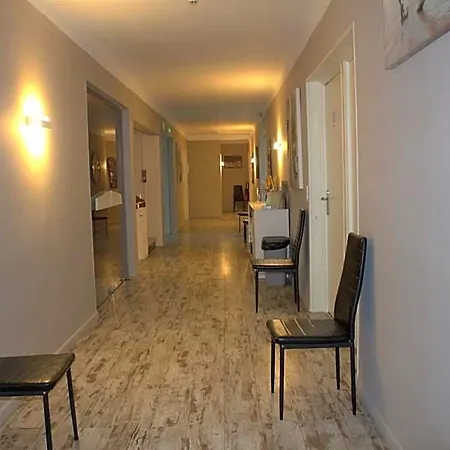 Logis Le Clement V Hotel