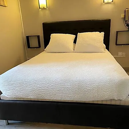 Hotel Logis Le Clement V 2*