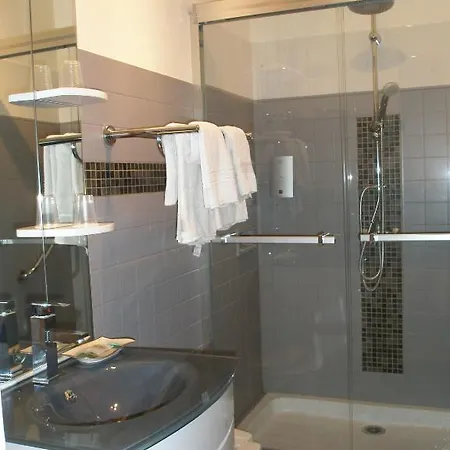 Logis Le Clement V 2* روكمور