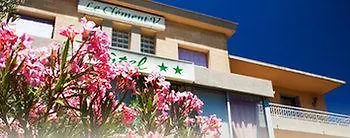 فندق Logis Le Clement V