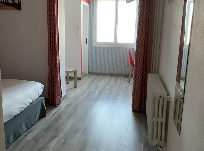Otel Logis Le Clement V