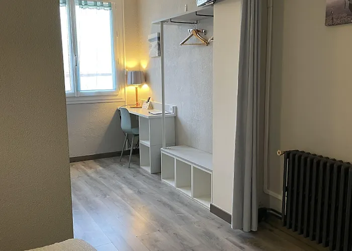 Otel Logis Le Clement V